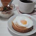 ぱふ's cooksnap of when they made ボリュームupな目玉焼き♪パン耳活用.