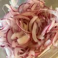 るーもー's cooksnap of when they made 紫玉ねぎのマリネ◎作り置きに♪.