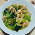 あさひ＊ごちそう研究's cooksnap of when they made 簡単！驚く柔らかさ鶏胸肉と小松菜の中華煮.