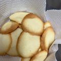 mameruri's cooksnap of when they made 卵白消費＊ラングドシャ.