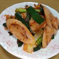 えりこ82☆'s cooksnap of when they made 魚肉ソーセージニラキムチ炒め.