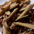 Ｍぱん's cooksnap of when they made ごぼうと鶏ミンチのピリ辛 中華風炒め.