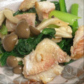 yummy?'s cooksnap of when they made 赤魚としめじと小松菜の炒めもの.