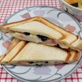 在宅勤務のおじさん's cooksnap of when they made 簡単♪ちくわ青じそチーズのホットサンド♪.