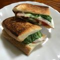 Ruriluru's cooksnap of when they made 簡単！チーズ入りHLTホットサンド.