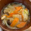しゅうう's cooksnap of when they made 簡単 白菜 玉ねぎ 人参 コンソメスープ.