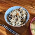 麻's cooksnap of when they made ひじきとしらすの炊き込みごはん✿.