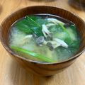 ⁂こまち⁂'s cooksnap of when they made 霜降りひらたけと青菜のお味噌汁.