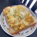 ♪Key♪'s cooksnap of when they made マヨコーン卵ピザトースト★おやつトースト.