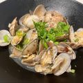 ポコ子☆29乃お台どこ's cooksnap of when they made 簡単・アサリの酒蒸しニンニクたっぷり.