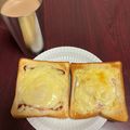 ママメイン！時々子供's cooksnap of when they made 目玉焼きで簡単朝食⭐ハムエッグトースト.