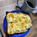 ★ゴンぎつね★'s cooksnap of when they made ゆで卵とハムとチーズのボリュームトースト.