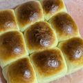 mami ume's cooksnap of when they made 卵と牛乳HBふわふわ粒あんパンちぎりパン.
