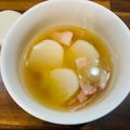 shogopapa's cooksnap of when they made かぶとセロリのコンソメスープ.