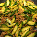 mamaぽん☆'s cooksnap of when they made きゅうりとひき肉のカレー炒め.
