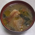 きらり流れ星's cooksnap of when they made 玉ねぎと油揚げとわかめの味噌汁.
