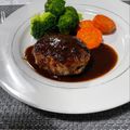 クック1OMLNU☆'s cooksnap of when they made ハンバーグをジューシー肉汁あふれる裏技7.