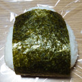 ﾋﾟﾛﾐ♡'s cooksnap of when they made おにぎりの海苔にはお醤油を塗って♪.