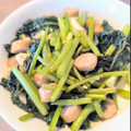 moeoke's cooksnap of when they made さつまいもの葉・茎とウインナーのソース炒.