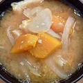 tsmitaka's cooksnap of when they made かぼちゃと玉ねぎの味噌汁.