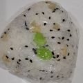 チョコママ★'s cooksnap of when they made 枝豆と沢庵のおにぎり.