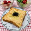 在宅勤務のおじさん's cooksnap of when they made パン屋さんの味＊明太トースト.