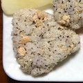 Ruriluru's cooksnap of when they made 三角おにぎりを簡単に綺麗に握らず作る✨.