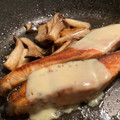 jhorinko4's cooksnap of when they made 鮭ときのこチーズバター焼き🐟🧀.