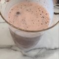 komugiko4's cooksnap of when they made ゼスプリキウイとバナナの簡単スムージー.