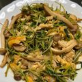 crystaI's cooksnap of when they made 豆苗としめじのふんわり☆たまご炒め.