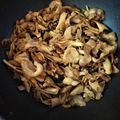 Umikame2's cooksnap of when they made 舞茸が香る豚肉の塩昆布炒め.