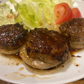 ねみねみ's cooksnap of when they made まるごと新玉ねぎ！甘辛照り焼きバーグ.
