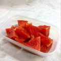 かっちゃん杉's cooksnap of when they made スイカをカットして種を取りタッパーに.