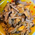 まろ731's cooksnap of when they made しめじとたまごのオイスター炒め.