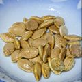 あっちぇる's cooksnap of when they made レンジde揚げ焼き風カボチャの種オツマミ.