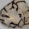 チョコママ★'s cooksnap of when they made 塩昆布とチーズのおにぎり.