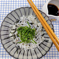 在宅勤務のおじさん's cooksnap of when they made レンジで簡単！生姜タレが美味＊しらす丼.