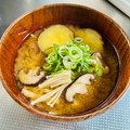 azbjbn's cooksnap of when they made さつまいもときのこの味噌汁.