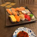かっちゃん杉's cooksnap of when they made スーパーのお寿司をお皿に盛り付ける。.