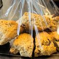 Butisuraimu's cooksnap of when they made 簡単！ノンバターさくふわスコーン☆チョコ.