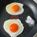 まこさんど's cooksnap of when they made 目玉焼きの作り方♥氷で油がはねない焼き方.