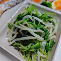 ちょちょこ✫'s cooksnap of when they made 簡単にあと一品☆もやしと豆苗のナムル.