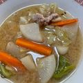 はぴはぴ005's cooksnap of when they made 山盛りキャベツの絶品豚汁.