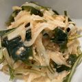 ゆみらんたん's cooksnap of when they made 簡単♪ 玉ねぎと若布のおかかマヨ醤油和え.