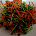 クック0O0L03☆'s cooksnap of when they made 豆苗と人参の胡麻和え.