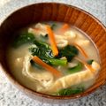 yu🐓's cooksnap of when they made 栄養満点☆油揚げ人参・ほうれん草の味噌汁.