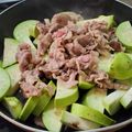 ｸﾏﾘｴ's cooksnap of when they made 甘辛白なす豚のフライドオニオンがけ.