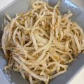 ポムポムポヨコ's cooksnap of when they made レンジでチン!!ラーメン屋さんのもやし.
