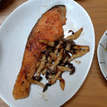 みぃくんのママ's cooksnap of when they made 鮭の新定番！鮭としめじの醤油マヨソテー.