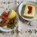 yesmama's cooksnap of when they made モンテクリスト風♪苺チーズトースト.